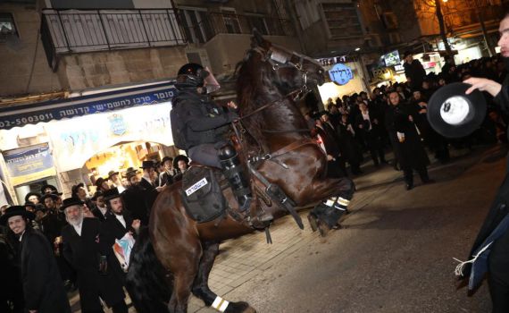 מח"ש הודיעה: כתב אישום נגד הפרש שהצליף במפגינה