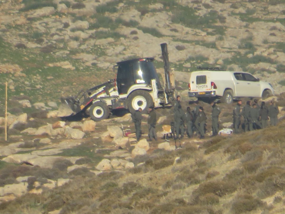 עוד הריסת מאחז במשמרת של גלנט וסמוטריץ'