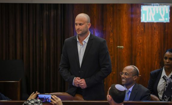 הבן של הרב שיצא בשאלה: הח"כ הנורבגי הראשון נשבע אמונים