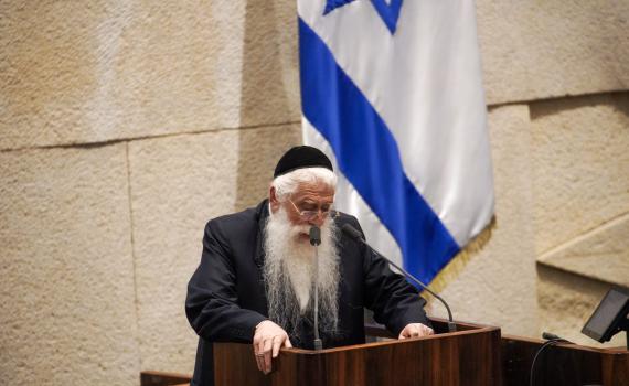 למה ההשבעה של מאיר פרוש  נדחתה למחר?