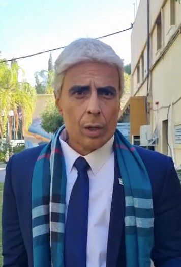 קורע: יאיר לפיד חוזר לארץ נהדרת