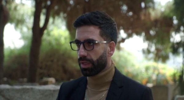 צפו: אליעד נחום מגיע לארץ נהדרת