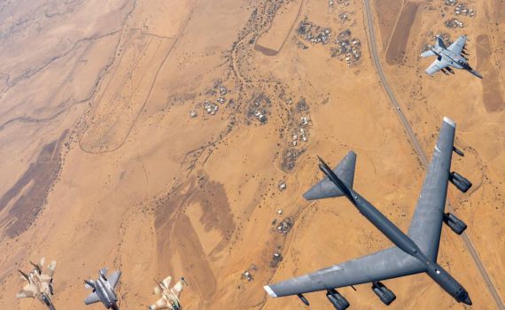 דיווח: הקואליציה האמריקנית תוקפת בחודיידה בתימן