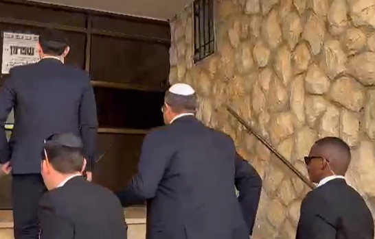 צפו: איתמר בן גביר הגיע לביתו של אריה דרעי