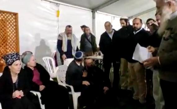 צפו: בני משפחתו של הרב דרוקמן זצ"ל קמים מהשבעה