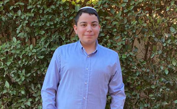 כבוד למגזר: תלמיד ישיבה זכה באות לנוער מתנדב