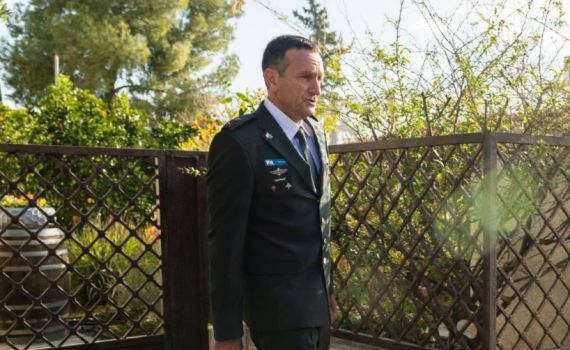 צפו: הרצי הלוי יוצא מביתו לטקס החלפת הרמטכ"לים