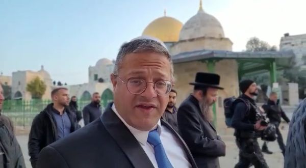 בן גביר נגד נתניהו: "מניף דגל אדום בוהק"