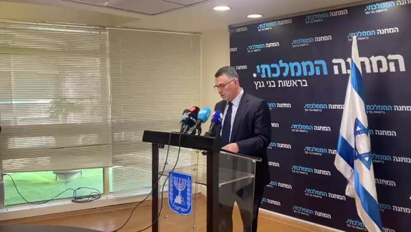 סער: השתלטות מלאה של הממשלה על הרשות השופטת