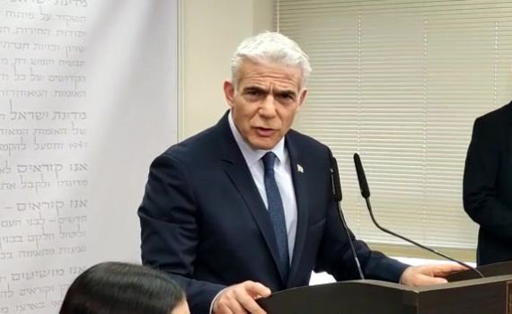 לפיד קורא להשבתת המשק: "עולים להילחם על המדינה"