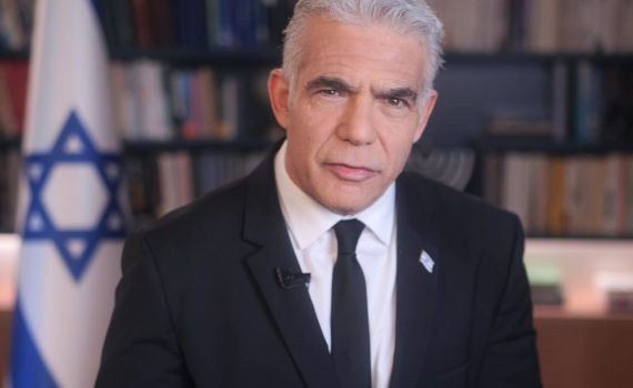 לפיד: "לא כיף להיות נאשם בתיקים פליליים"