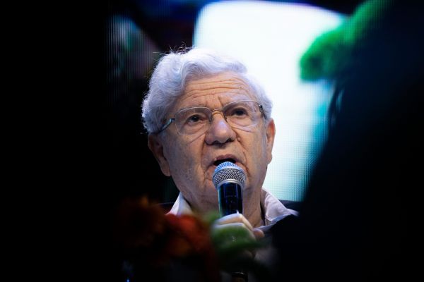 אהרון ברק בשבתו כ”אוברמנש”