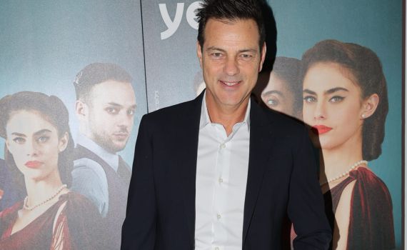 למה אקי אבני חושש מטלפון מאבא של אשתו?