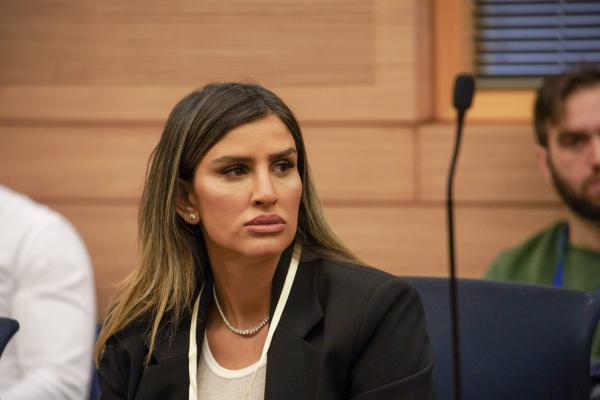 עינב בובליל נאמה בכנסת: "נשים חזקות יכולות להזיז הרים"