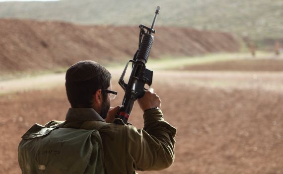 חיילי נצח יהודה יועברו, החיילות יוצאו מהבסיס