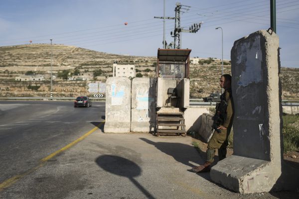 פיגוע בקרית ארבע: נשמע ירי לעבר אזור התעשייה