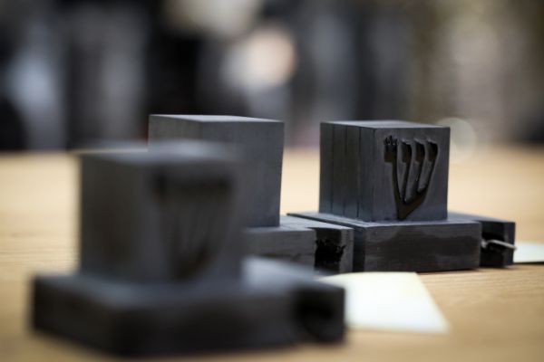 תפילין ומחשב נייד נגנבו מבית כנסת בכרמיאל|תיעוד