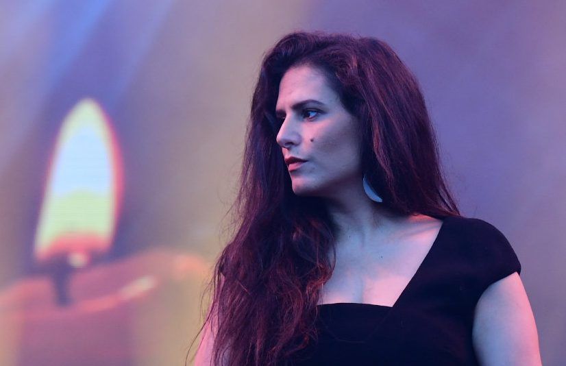 כשמירי מסיקה שאלה: "למה אין פה אמן מזרחי אחד?"