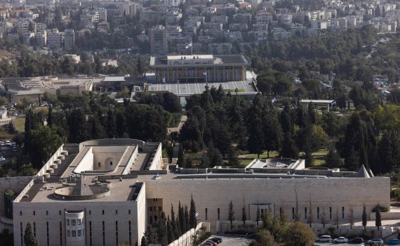 אם אנו חפצי חיים – יש להגביל את בית המשפט