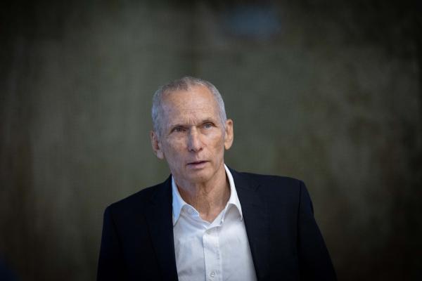 עמר בר לב בנאום נזיפה, השר אליהו נטש את הטקס