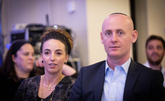 התנאי להעסקה בלשכת סילמן: ראיון אצל שמוליק