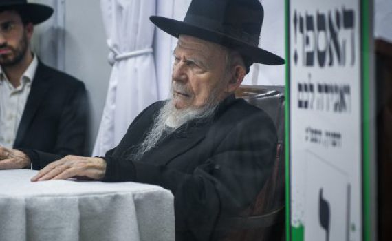 הרב הורה: בפוניבז’ יאכלו רק לחם, בלי ממרח