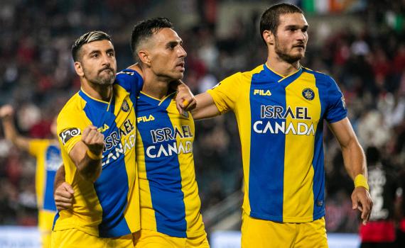 המאבק הלוהט בפסגה: מכבי ת"א ניצחה את הפועל ב"ש