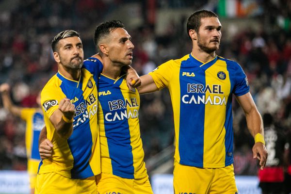 המאבק הלוהט בפסגה: מכבי ת"א ניצחה את הפועל ב"ש