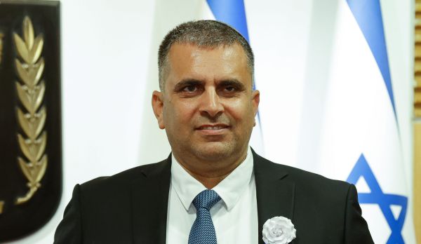 סופר נכנס למשרד הקליטה: "חיזוק הרוב היהודי"