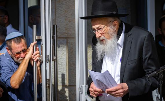 כך הרב טאו הגיב לדבריה של נחמה תאנה