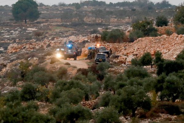 פיגוע ירי ליד חלחול: מחבלים ירו לעבר אוטובוס