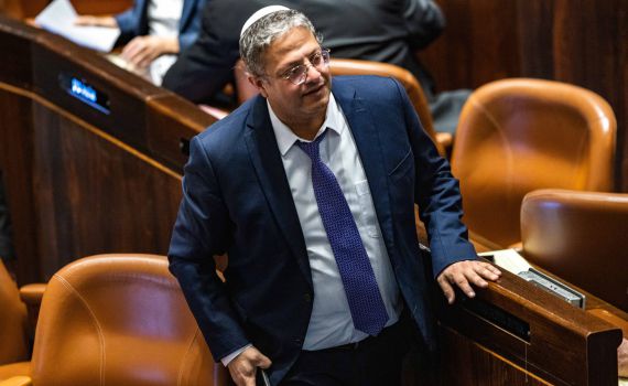 השכל נגד בן גביר: ״נותן למסית לרצח לברוח״