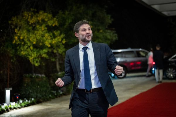 "פוליטיקה קטנונית; החלטה שתוזיל את החיים"