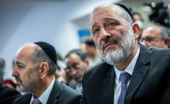 אריה דרעי: "אני שבור וכואב; חשך עולם בעדנו"