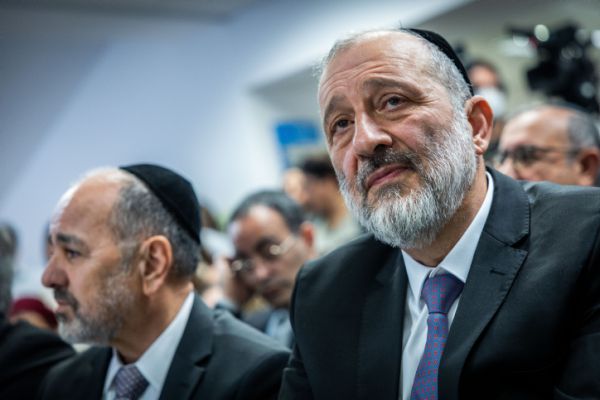 אריה דרעי: "אני שבור וכואב; חשך עולם בעדנו"