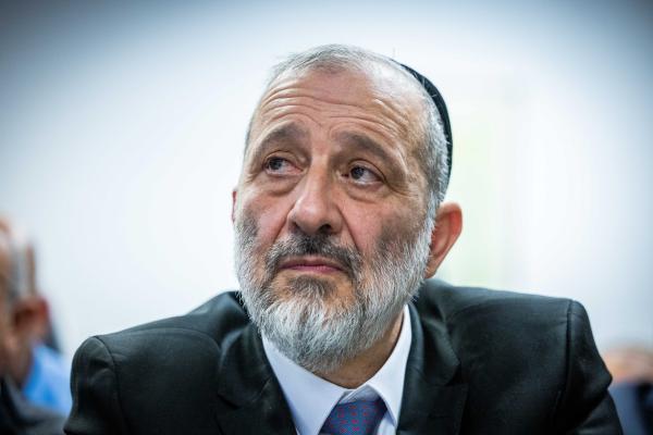 דרעי תוקף את היועמ"שית: "חרפה ואיבוד עשתונות"