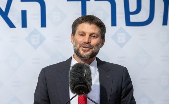 סמוטריץ' מסביר את ההרס בגבעות: "זה סוג של מחטף"