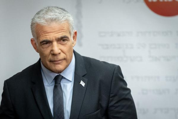 לפיד מסביר: למה לא נפגשתי עם יוזמי הפשרה?