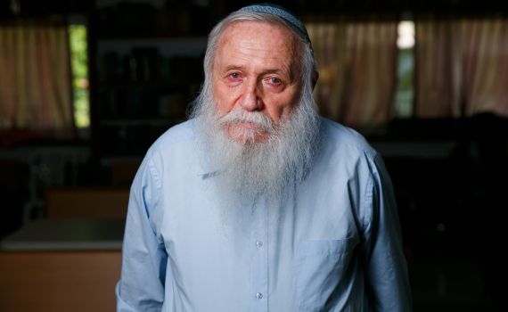 הרב שהאיר את חיי העולם // אהרון גרנות