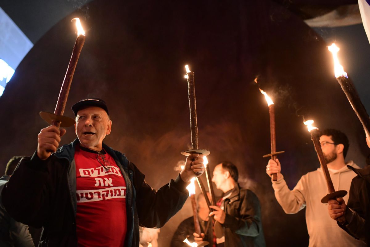 החרדית שנאמה בהפגנת השמאל: "לקדש שם שמיים"