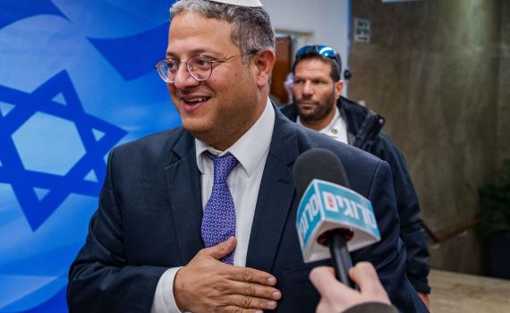 בן גביר: בוחן את חוק האיזוק האלקטרוני לגברים מכים