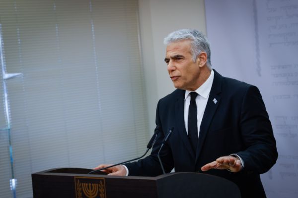 לפיד למפכ"ל: המשטרה לא צריכה להפעיל מכת"זיות