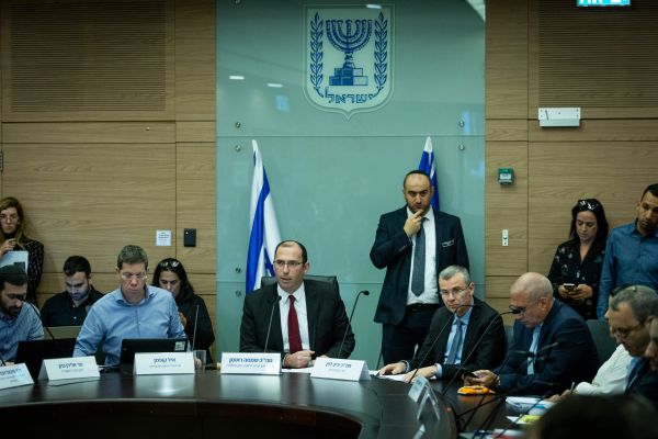 ועדת החוקה אישרה את השלב הראשון ברפורמה