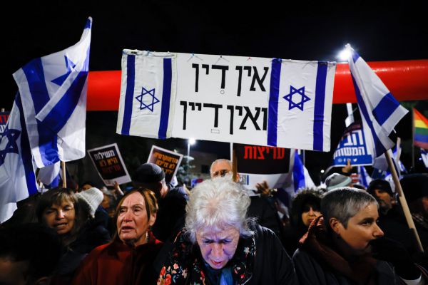 רן דנקר: "מדינה שלמה שנדרסת על ידי קיצוניים"