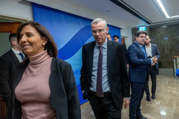 המשבר ייפתר? לוין נפגש עם פרקליט המדינה