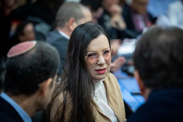 טלי גוטליב לועגת לנתניהו: 'וואו, מחיאות כפיים סוערות'