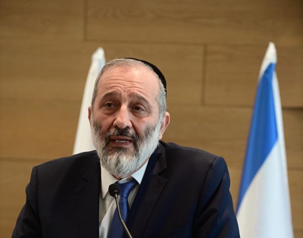 צפו: כרוז, שירה ותמיכה נרחבת מחוץ לבית דרעי