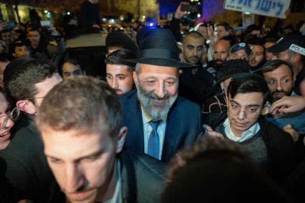 מאחורי הקלעים: כל הדילים והמריבות במגזר החרדי