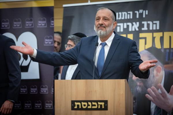 דרעי לאופוזיציה: "תילחמו בנו, אל תהרסו את המדינה"