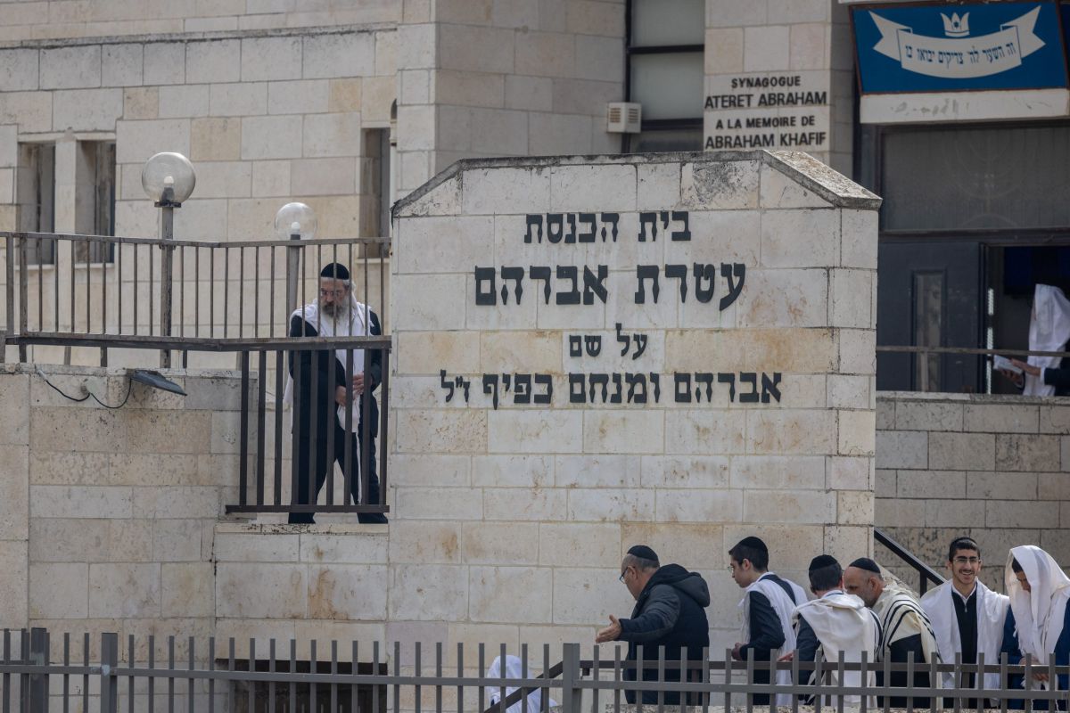 בעקבות הטבח: בתי הכנסת יתוגברו בנשק וציוד חירום